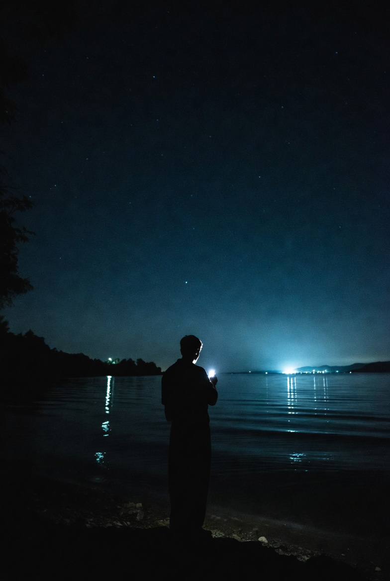 Ucapan Terima Kasih Kecil di Akhir Hari: Ritual yang Membuat Malam Terasa Penuh Kehangatan
